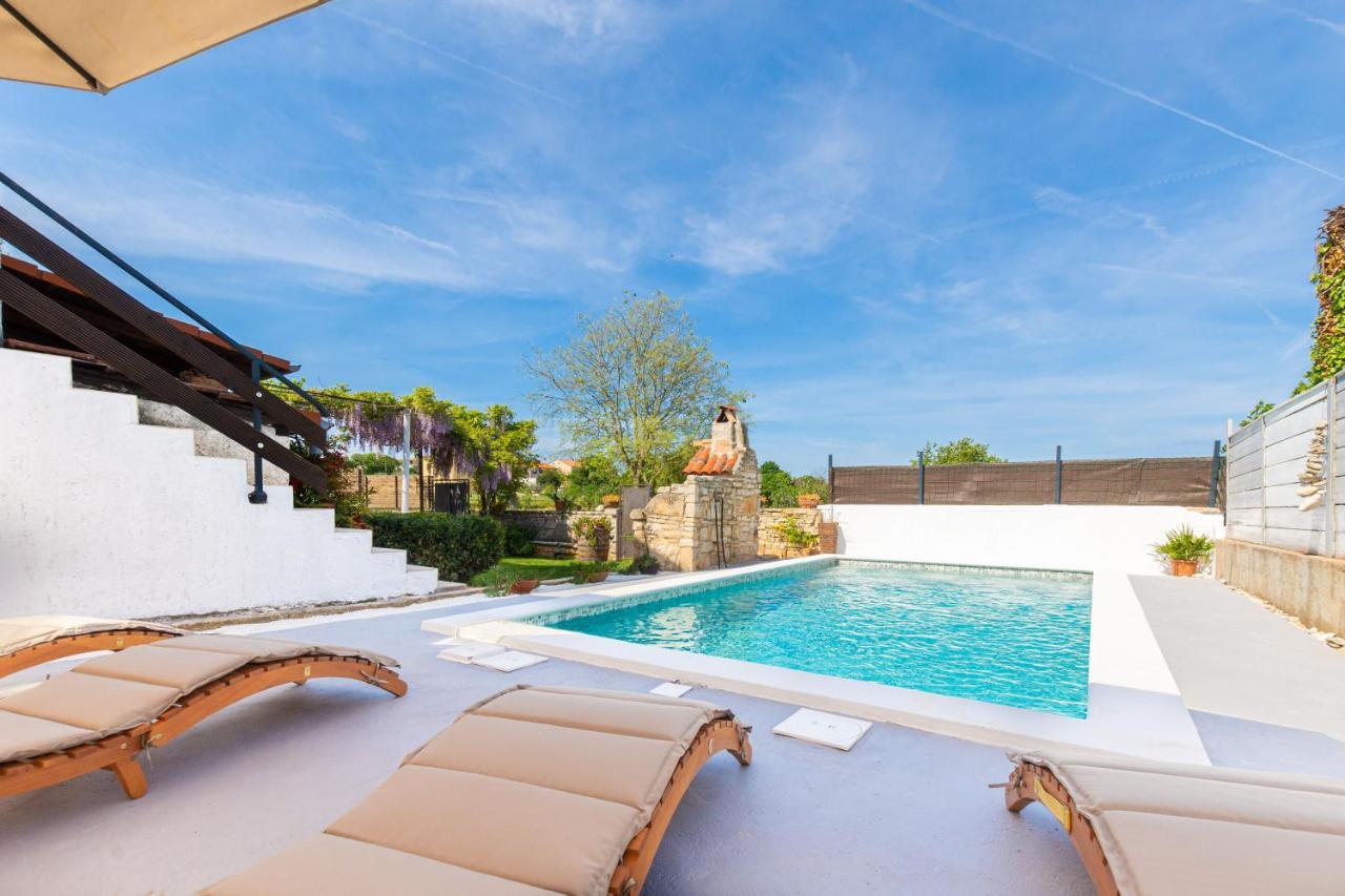 Adriana On Peaceful Location With Pool