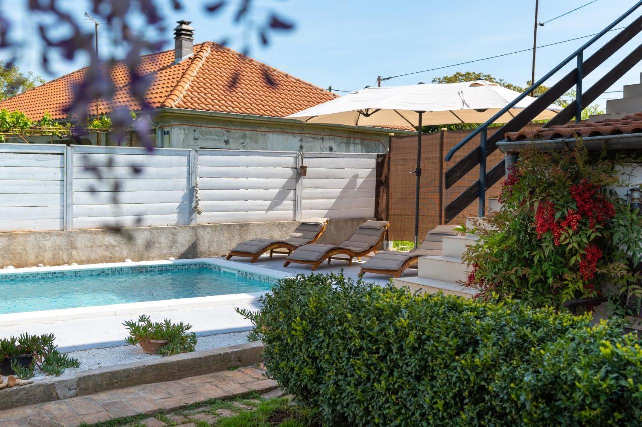Adriana On Peaceful Location With Pool Appartamento Pola