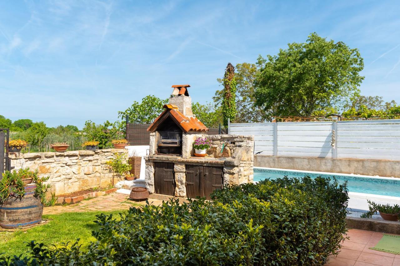 Appartamento Adriana On Peaceful Location With Pool