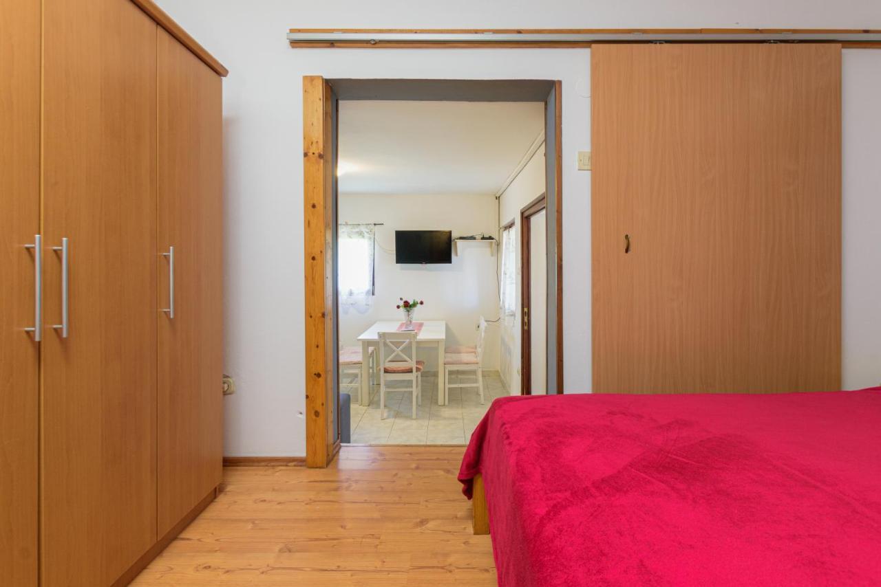 Adriana On Peaceful Location With Pool Apartment Pula