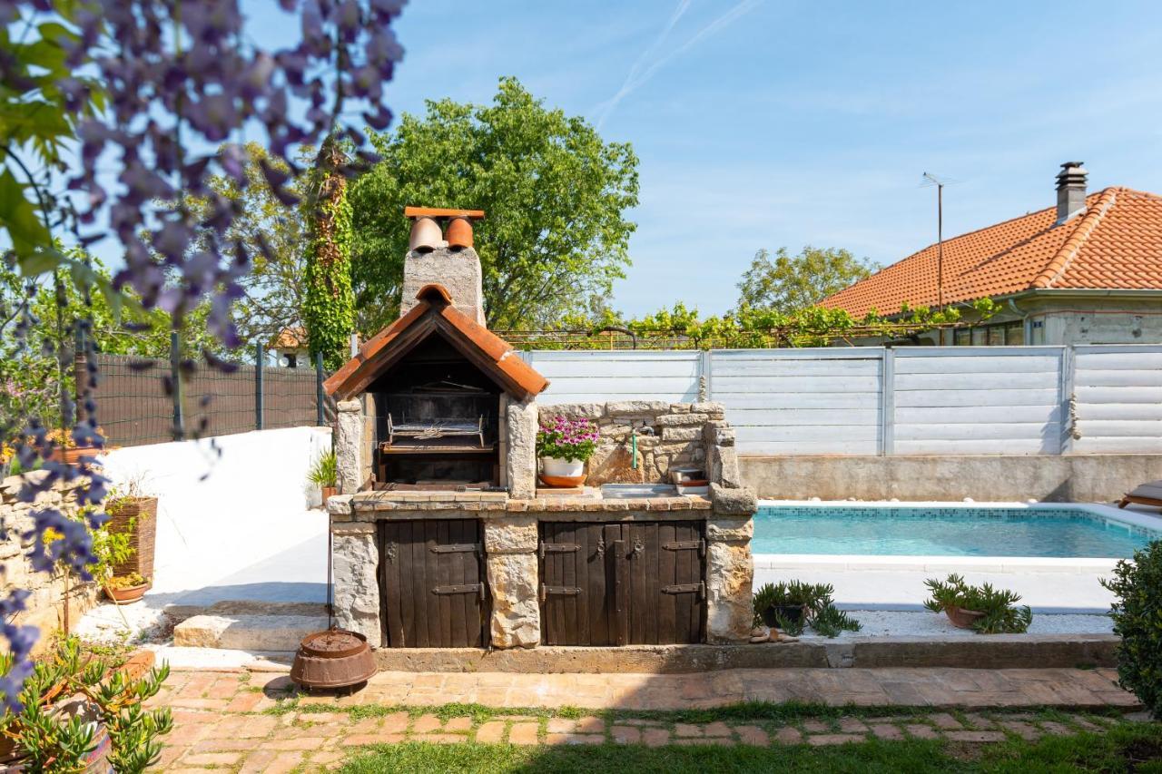 Adriana On Peaceful Location With Pool